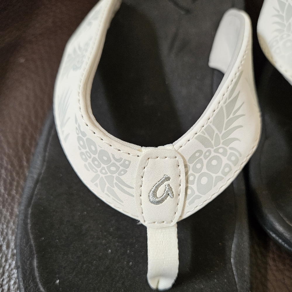 Olukai Women's Cream and Black Sandals - Picture 2 of 3